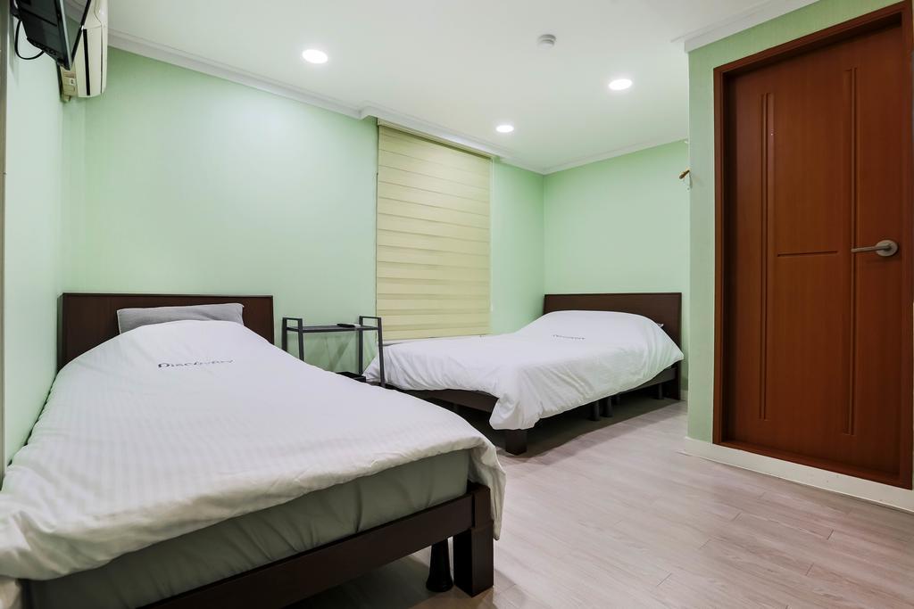 Discovery Busan Guesthouse Esterno foto